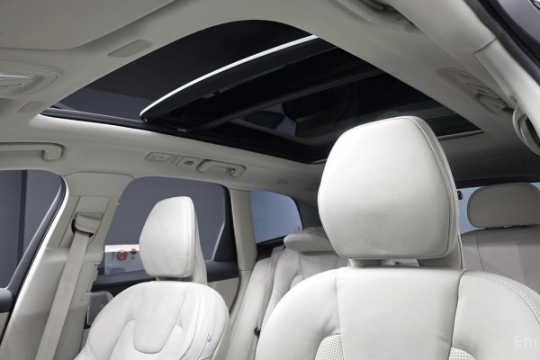 2022 Volvo XC60 с пробегом 35 074 км