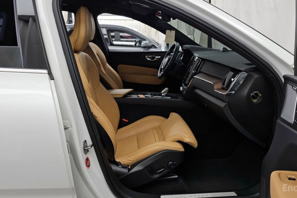 2021 Volvo XC60 с пробегом 82 234 км