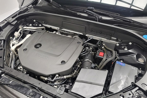 2023 Volvo XC60 с пробегом 82 952 км