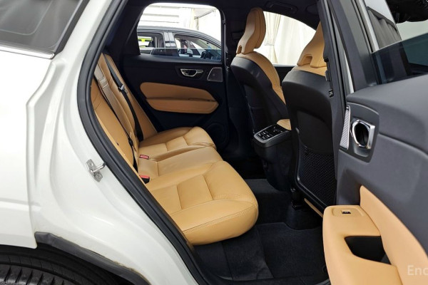 2021 Volvo XC60 с пробегом 82 234 км