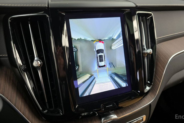 2022 Volvo XC60 с пробегом 109 625 км