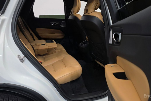 2021 Volvo XC60 с пробегом 62 128 км