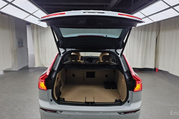 2021 Volvo XC60 с пробегом 20 348 км