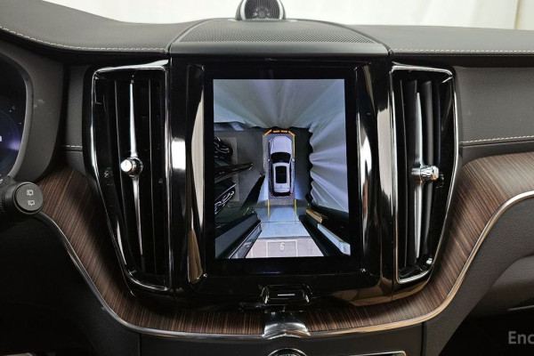 2021 Volvo XC60 с пробегом 82 234 км