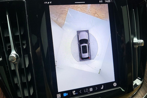 2023 Volvo XC60 с пробегом 82 952 км