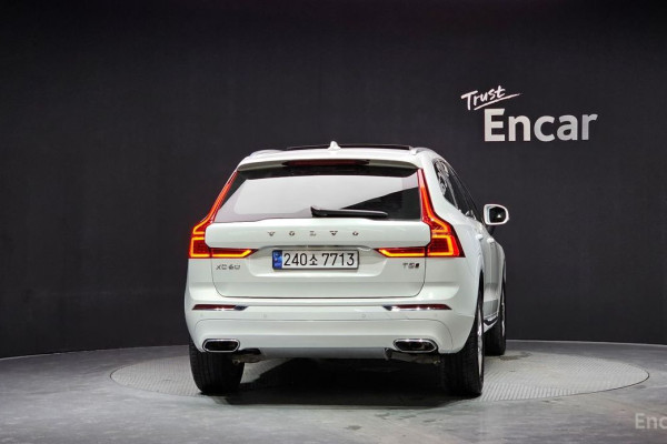 2021 Volvo XC60 с пробегом 17 225 км