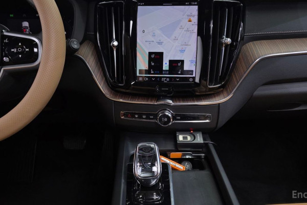 2021 Volvo XC60 с пробегом 62 128 км