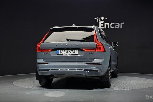 2022 Volvo XC60 с пробегом 39 057 км