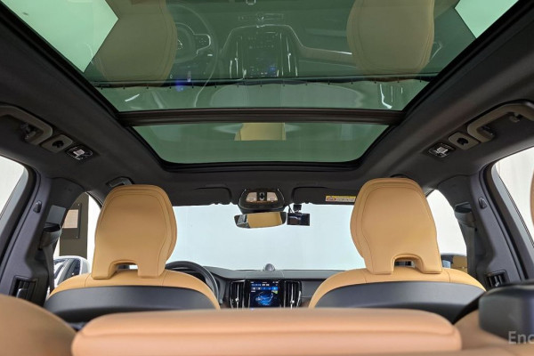 2022 Volvo XC60 с пробегом 109 625 км