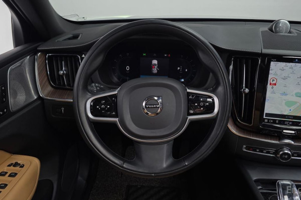 2022 Volvo XC60 с пробегом 42 788 км