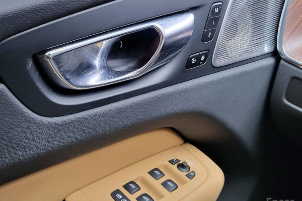 2023 Volvo XC60 с пробегом 82 952 км