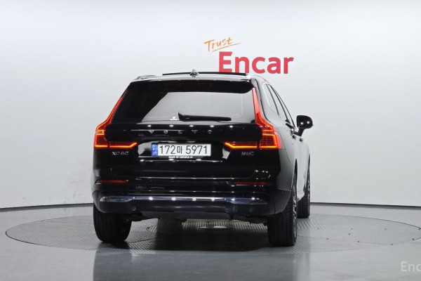 2022 Volvo XC60 с пробегом 28 319 км