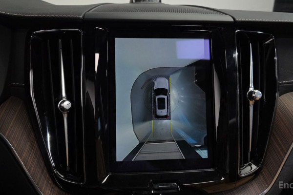 2022 Volvo XC60 с пробегом 42 788 км