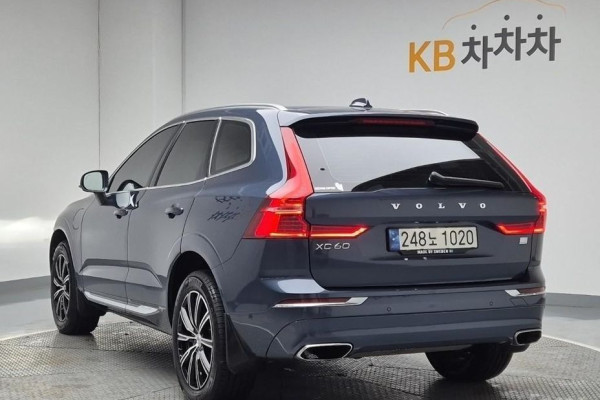 2021 Volvo XC60 с пробегом 99 526 км
