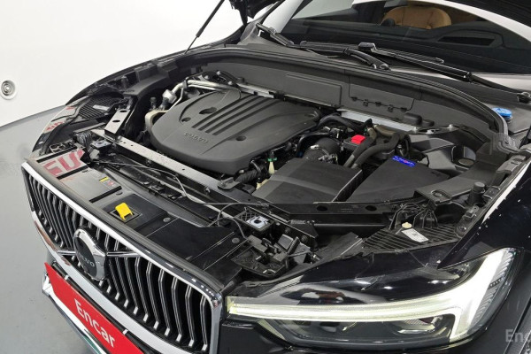 2022 Volvo XC60 с пробегом 28 319 км