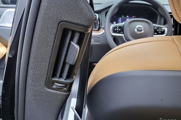 2023 Volvo XC60 с пробегом 82 952 км