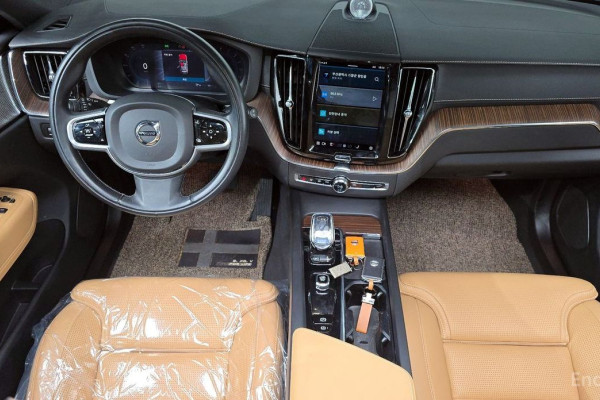 2022 Volvo XC60 с пробегом 28 319 км