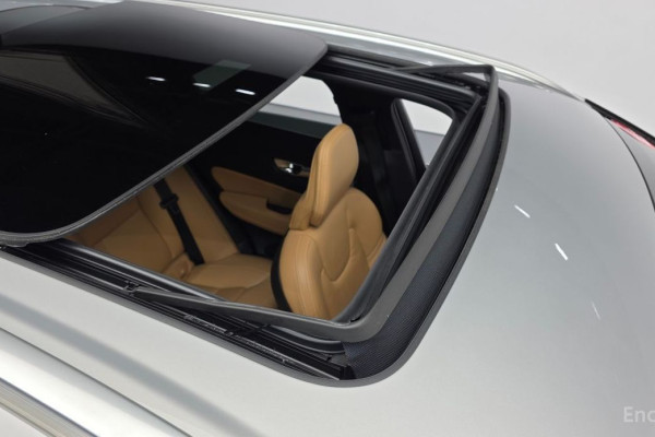 2022 Volvo XC60 с пробегом 42 788 км