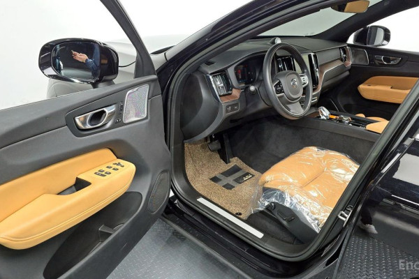 2022 Volvo XC60 с пробегом 28 319 км