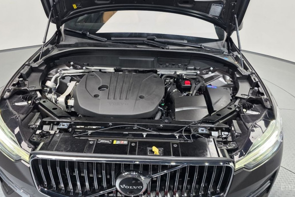 2023 Volvo XC60 с пробегом 14 816 км