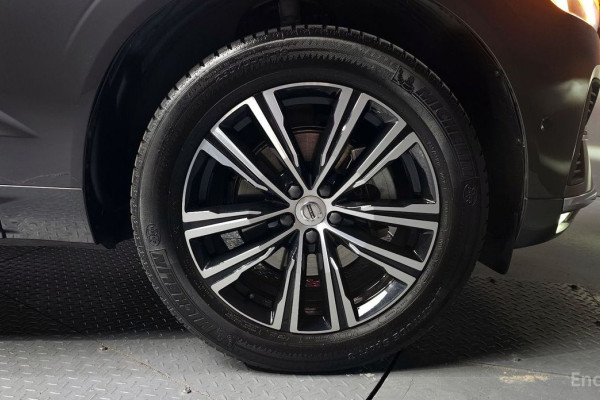 2022 Volvo XC60 с пробегом 29 003 км