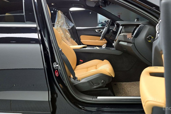 2022 Volvo XC60 с пробегом 28 319 км