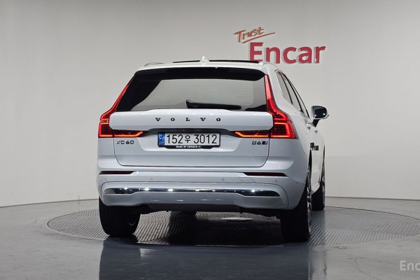 2022 Volvo XC60 с пробегом 54 605 км