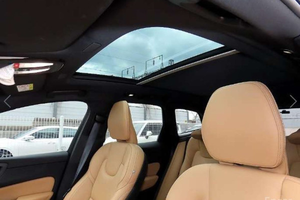 2021 Volvo XC60 с пробегом 22 834 км