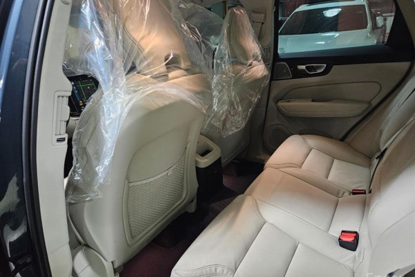 2021 Volvo XC60 с пробегом 99 526 км