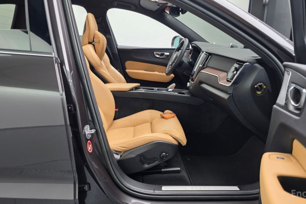 2023 Volvo XC60 с пробегом 14 816 км