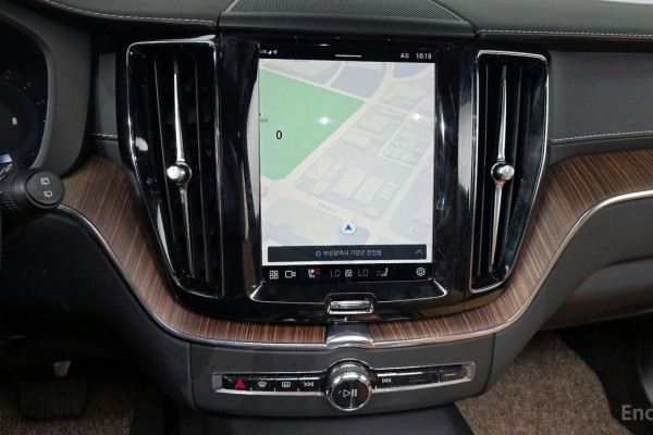 2022 Volvo XC60 с пробегом 28 319 км