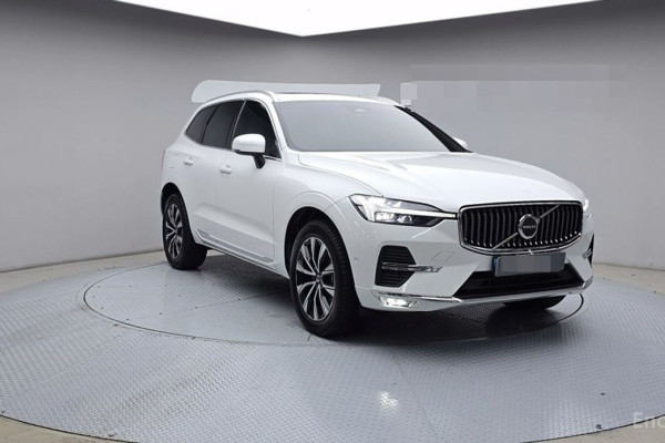2023 Volvo XC60 с пробегом 22 892 км
