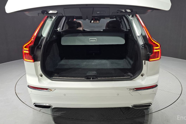 2021 Volvo XC60 с пробегом 17 225 км