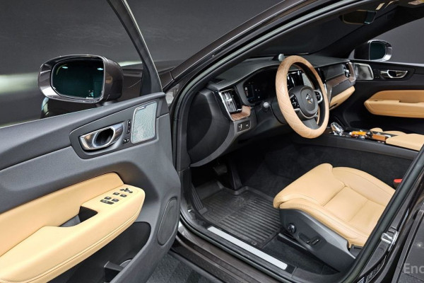 2022 Volvo XC60 с пробегом 29 003 км