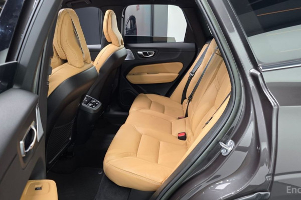 2023 Volvo XC60 с пробегом 14 816 км