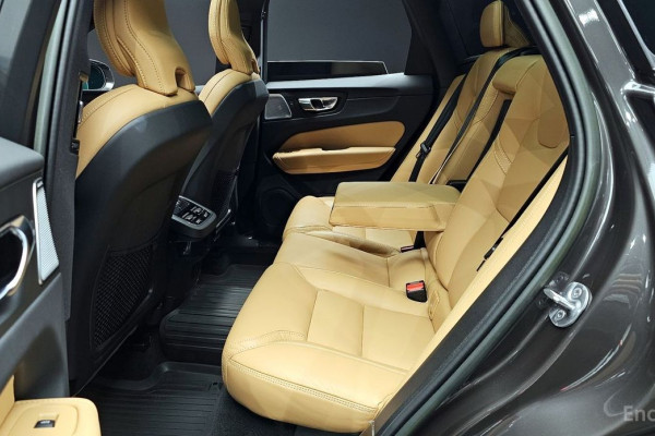 2022 Volvo XC60 с пробегом 29 003 км