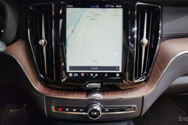 2023 Volvo XC60 с пробегом 15 919 км