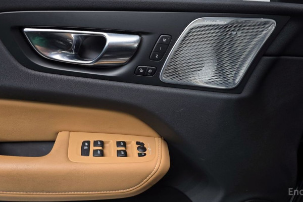 2022 Volvo XC60 с пробегом 28 319 км