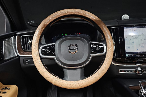 2022 Volvo XC60 с пробегом 29 003 км