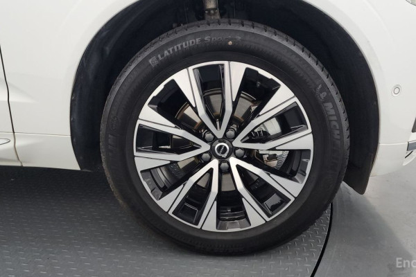 2023 Volvo XC60 с пробегом 51 675 км