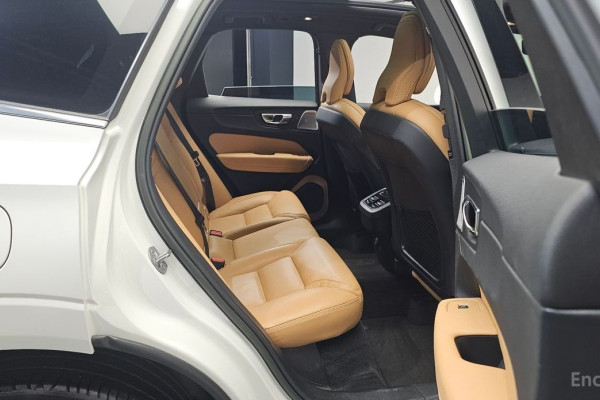 2022 Volvo XC60 с пробегом 54 605 км