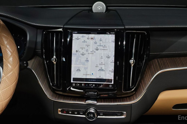 2022 Volvo XC60 с пробегом 29 003 км