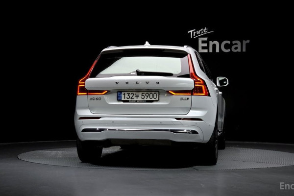 2022 Volvo XC60 с пробегом 35 679 км