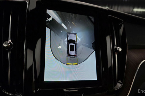 2023 Volvo XC60 с пробегом 14 816 км