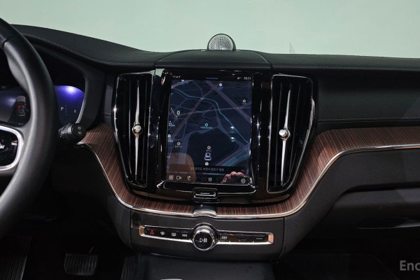 2022 Volvo XC60 с пробегом 54 605 км