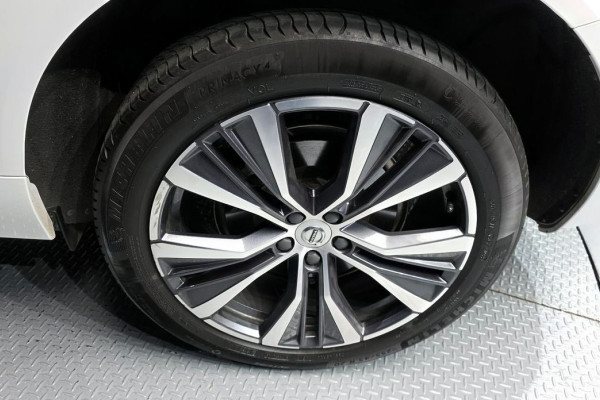 2022 Volvo XC60 с пробегом 35 679 км