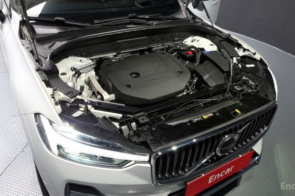 2022 Volvo XC60 с пробегом 35 679 км