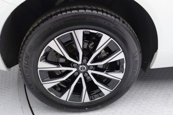 2023 Volvo XC60 с пробегом 22 892 км