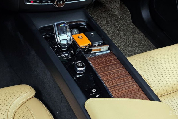 2023 Volvo XC60 с пробегом 23 425 км