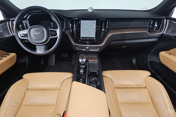 2021 Volvo XC60 с пробегом 83 471 км